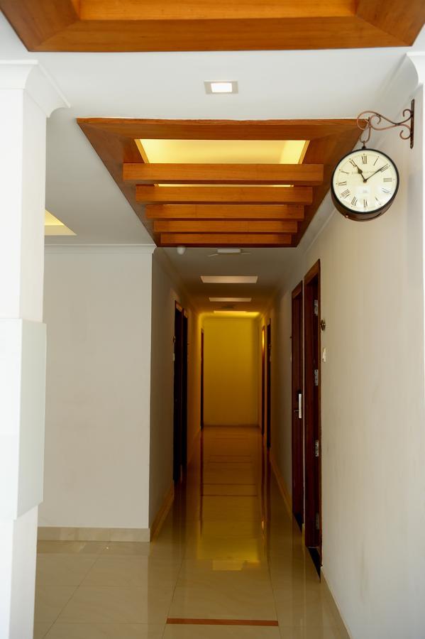 Roopmahal Hotel Thiruvananthapuram Ngoại thất bức ảnh