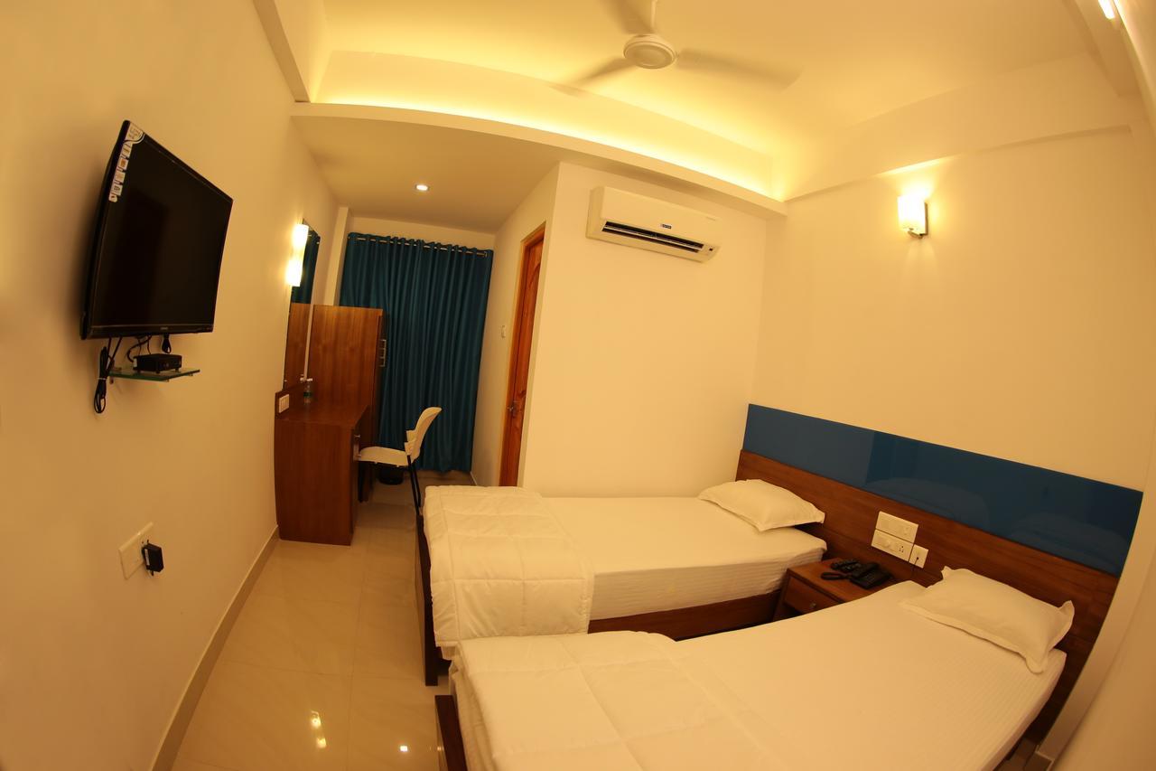 Roopmahal Hotel Thiruvananthapuram Ngoại thất bức ảnh