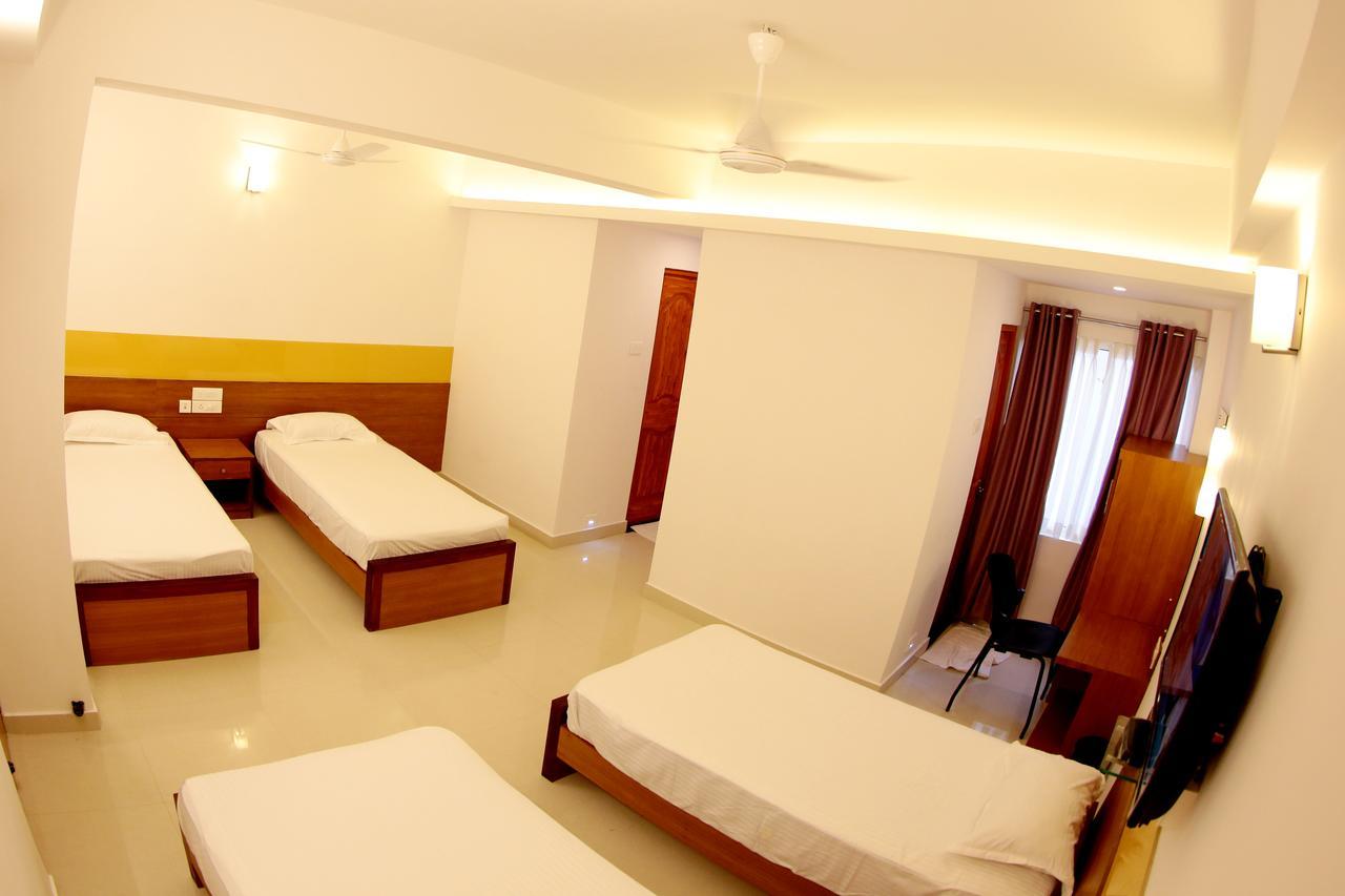 Roopmahal Hotel Thiruvananthapuram Ngoại thất bức ảnh