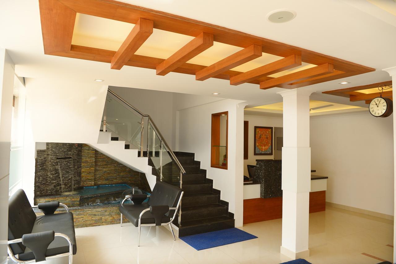 Roopmahal Hotel Thiruvananthapuram Ngoại thất bức ảnh