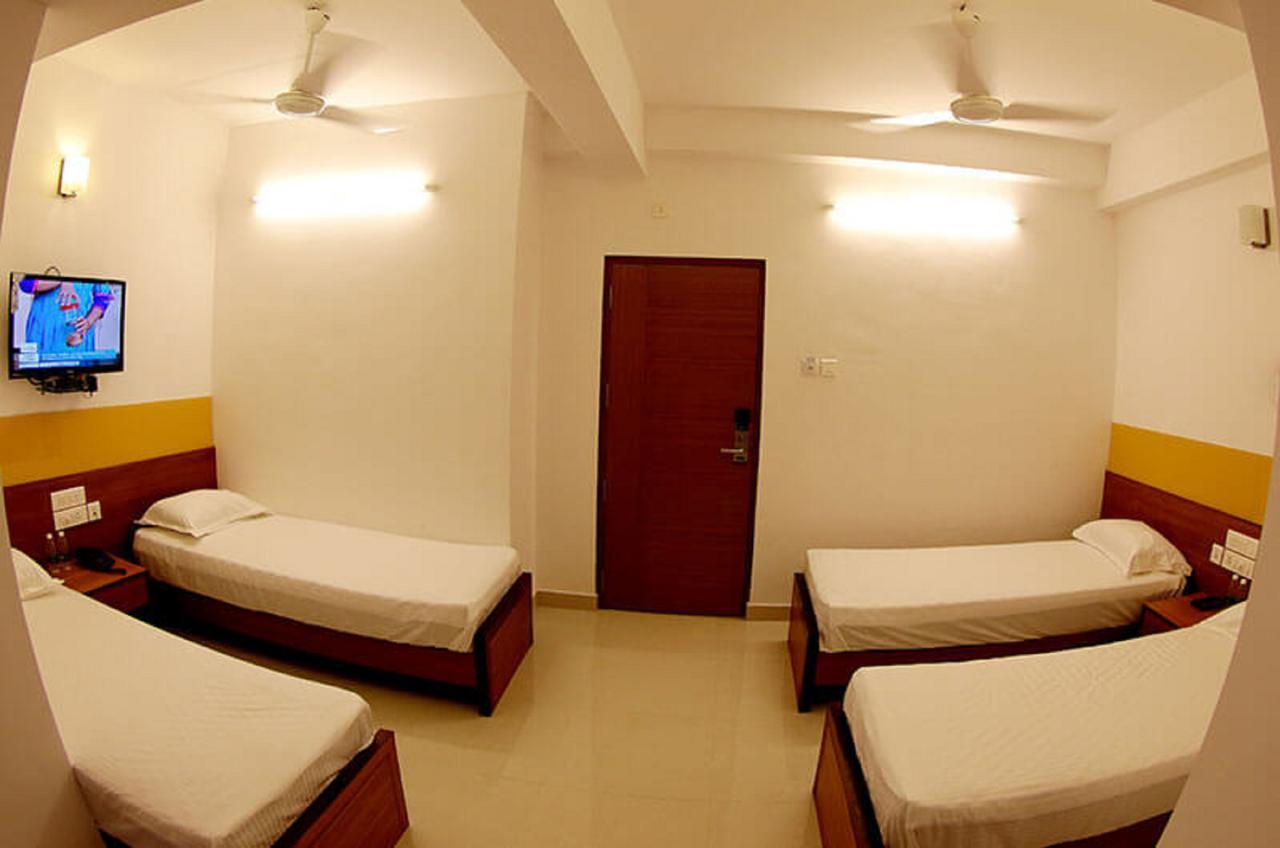Roopmahal Hotel Thiruvananthapuram Ngoại thất bức ảnh