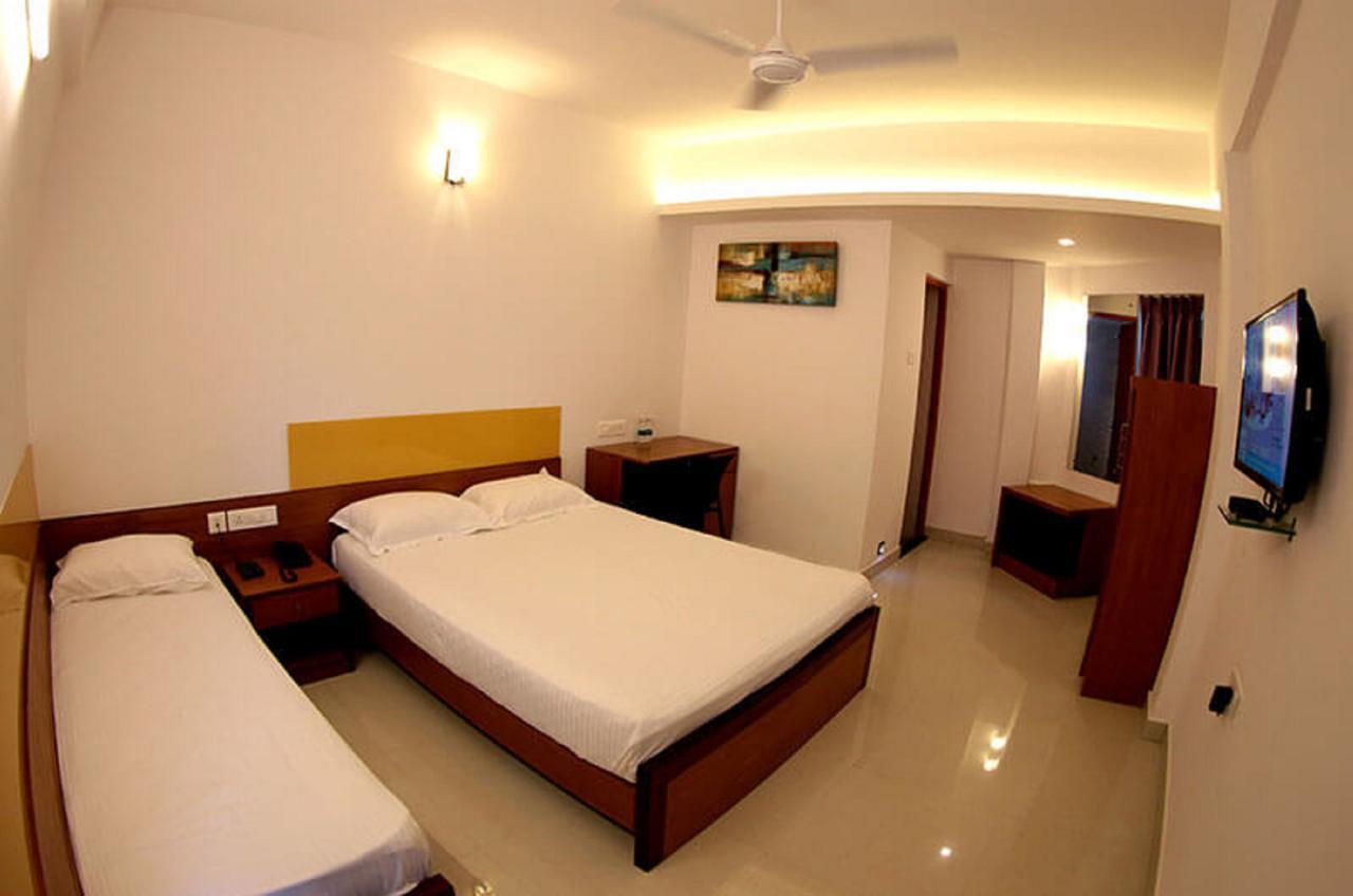 Roopmahal Hotel Thiruvananthapuram Ngoại thất bức ảnh