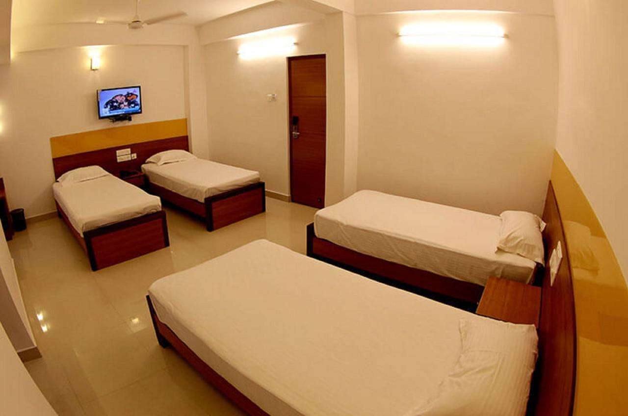 Roopmahal Hotel Thiruvananthapuram Ngoại thất bức ảnh