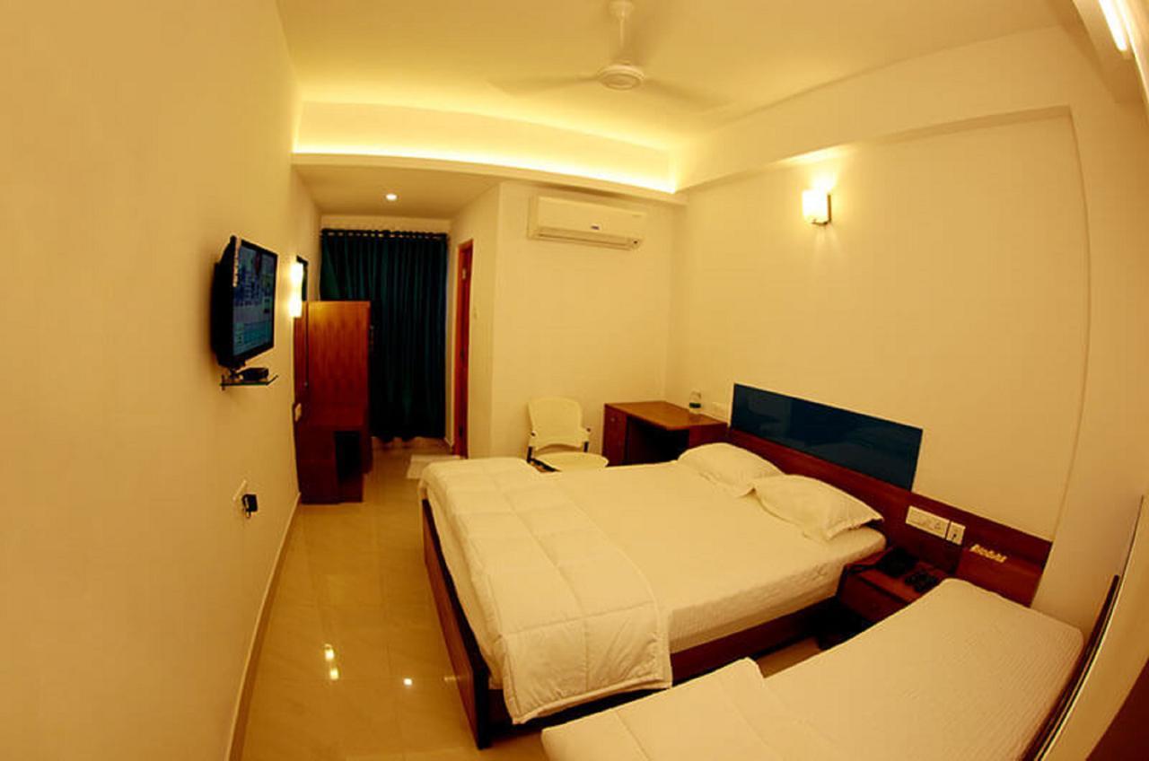 Roopmahal Hotel Thiruvananthapuram Ngoại thất bức ảnh