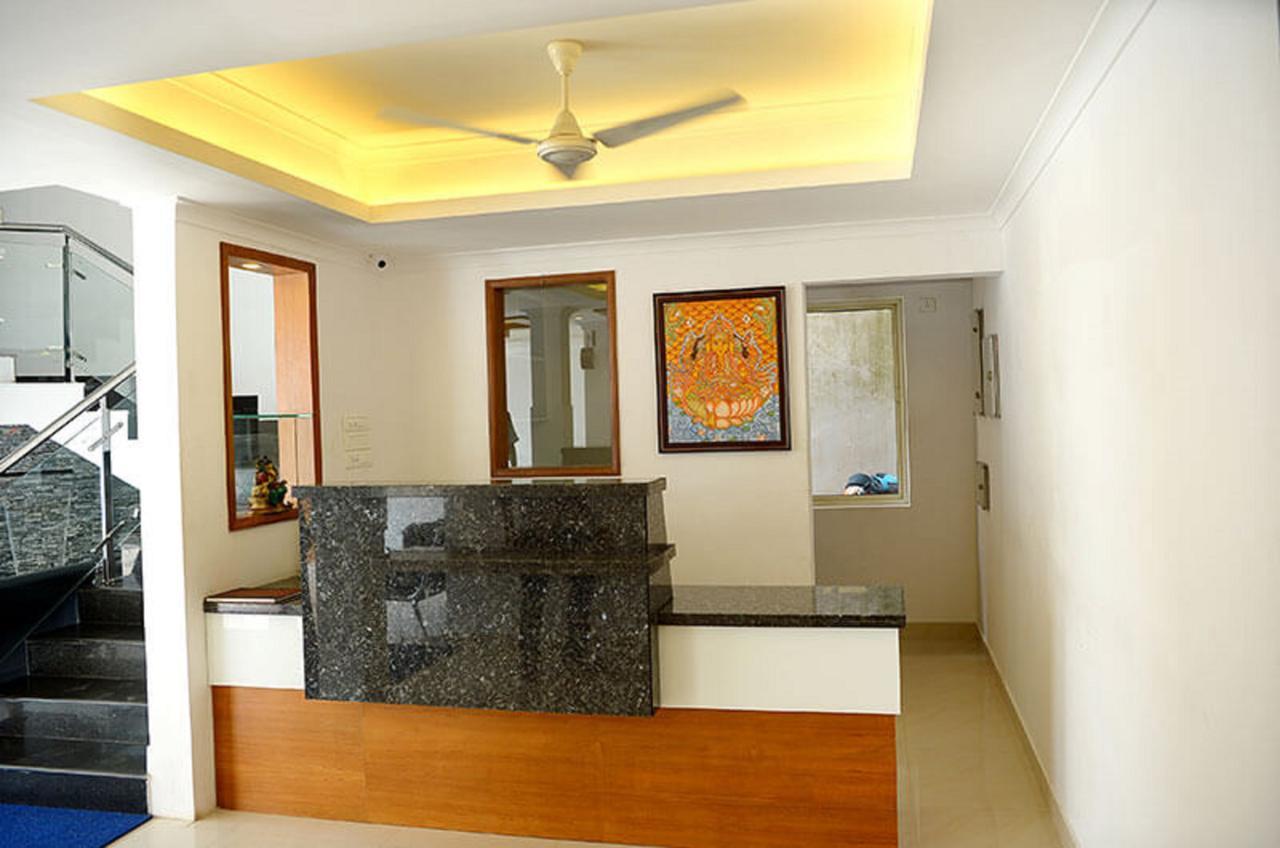 Roopmahal Hotel Thiruvananthapuram Ngoại thất bức ảnh