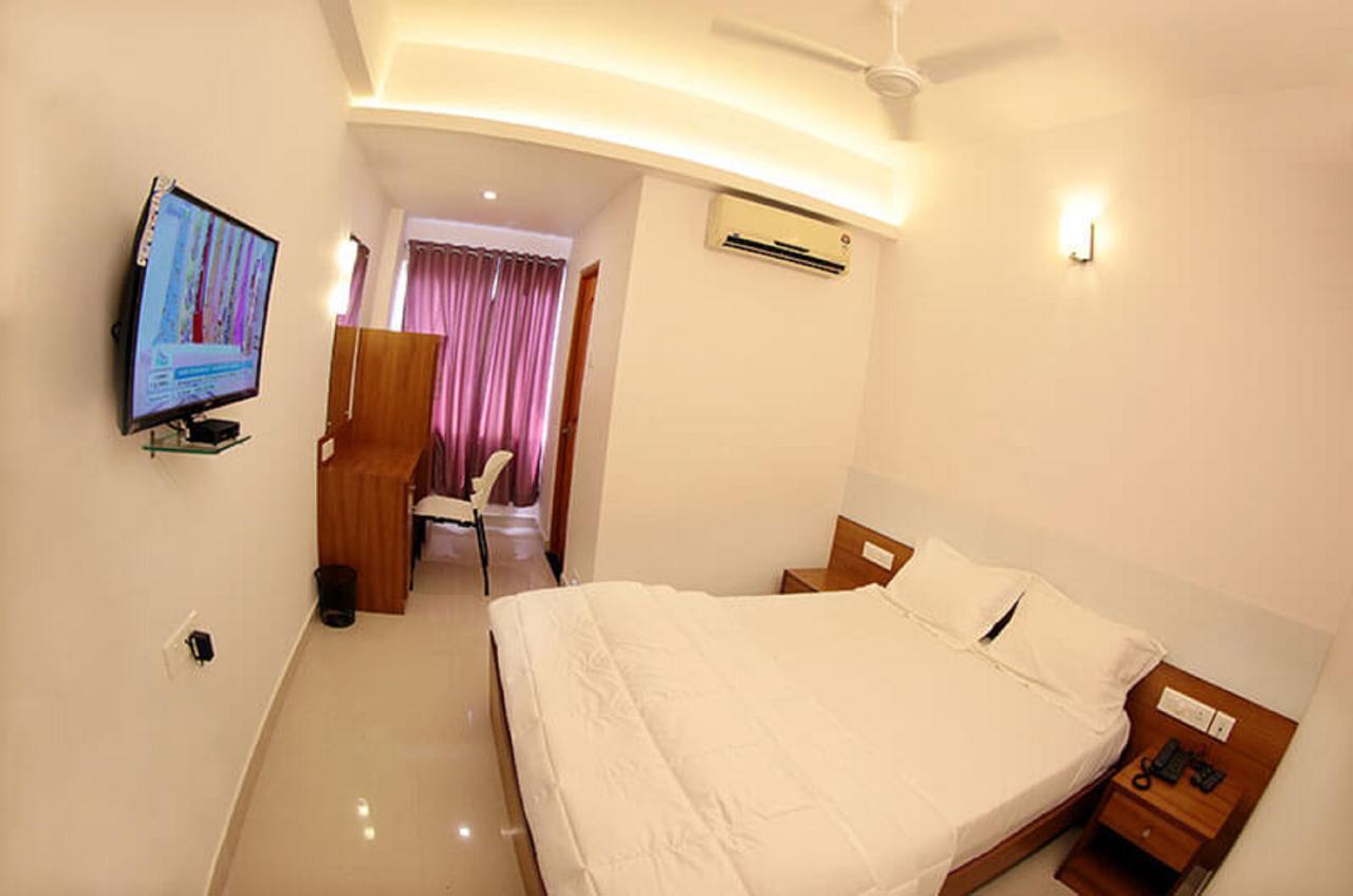 Roopmahal Hotel Thiruvananthapuram Ngoại thất bức ảnh